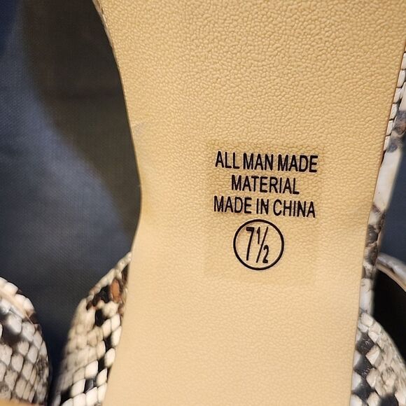 BRAND NEW SODA MACEY PYTON SLADIES WOMEN'S BLOCK HEEL SANDALS - Picture 14 of 16